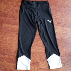 Women's Puma Black and White Workout Capri sz xs
